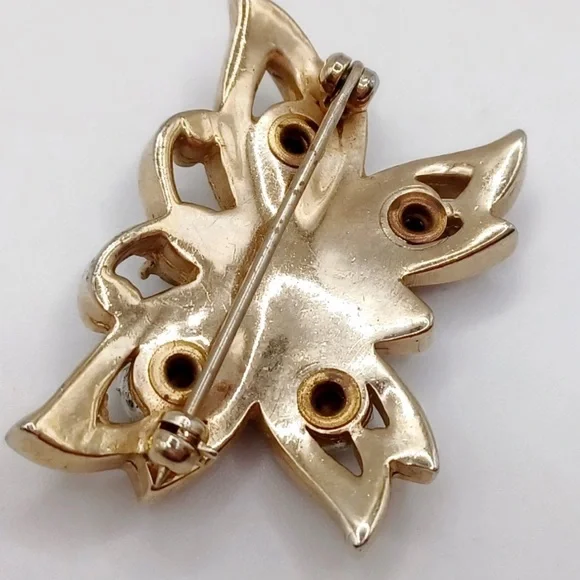 Whimsical Vintage 1920’s C Clasp close Gold Butterfly Brooch Green Pink Gemstone - Picture 4 of 4